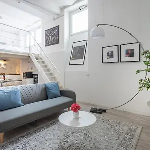 Appartamento Cozy Loft - Zona Certosa - Con Wi-fi & Netflix & Parking Free In The Street, Milano